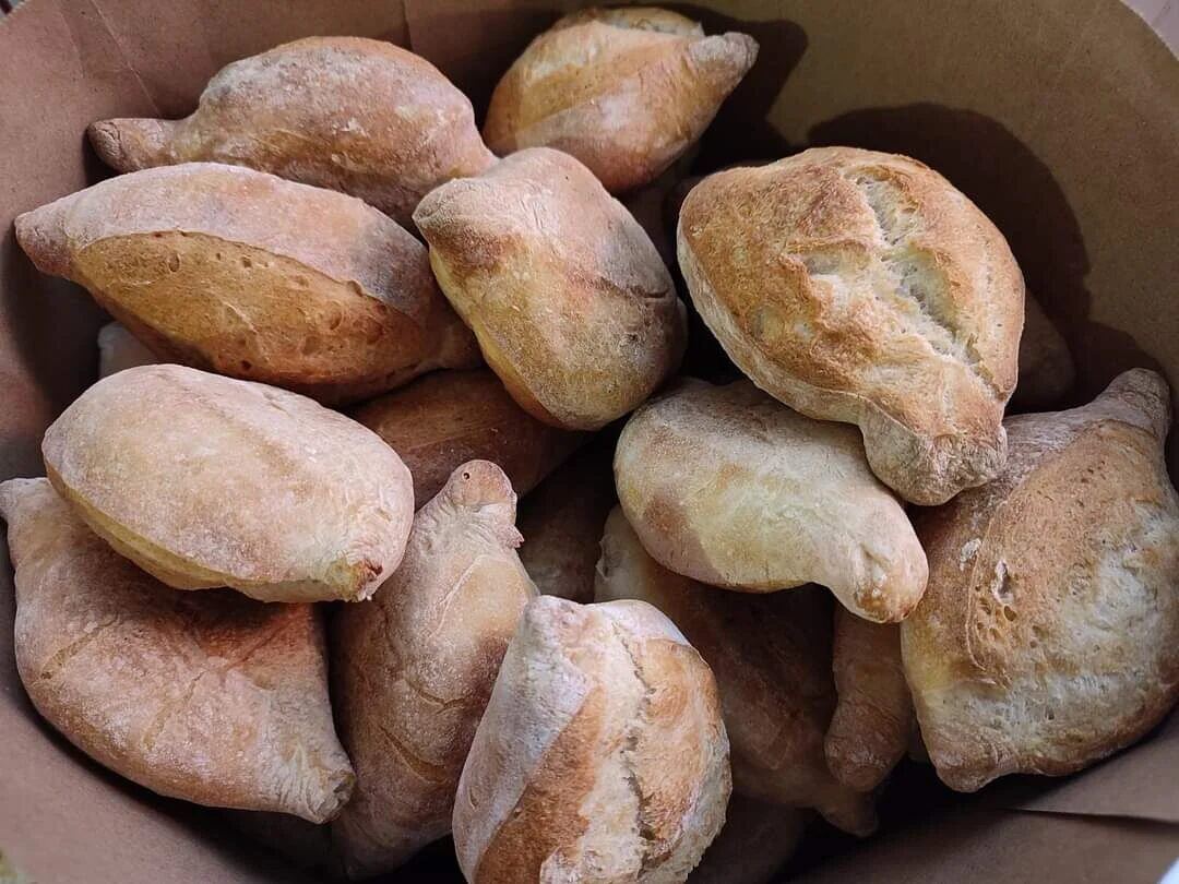 Pan español recién horneado